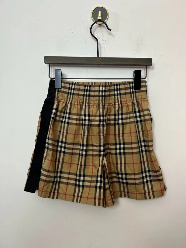 Burberry经典格纹短裤95新