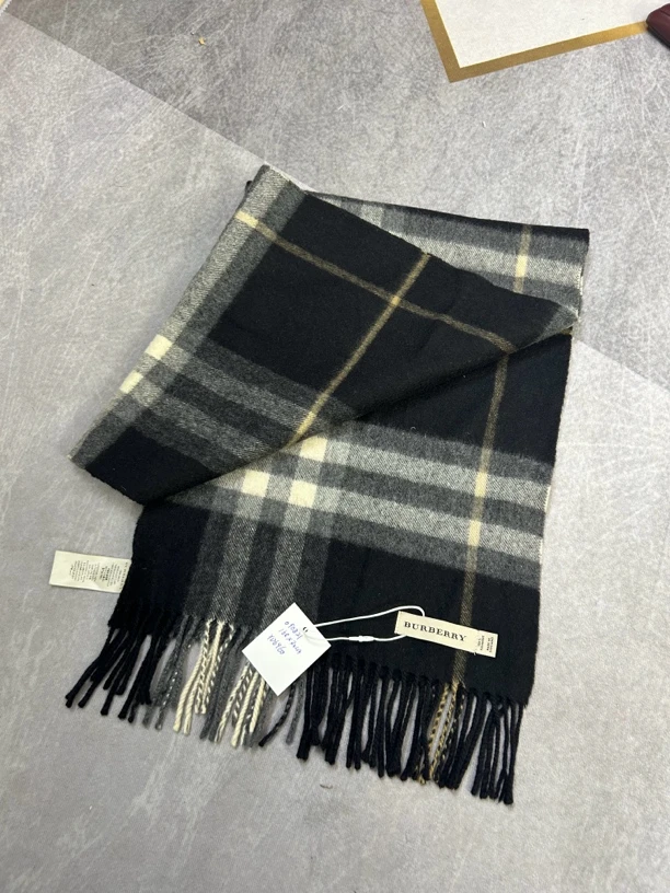 Burberry黑色格纹围巾95新168*30
