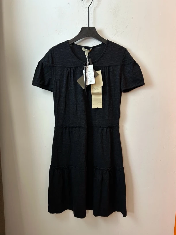 Burberry碳灰色半袖连衣裙99新