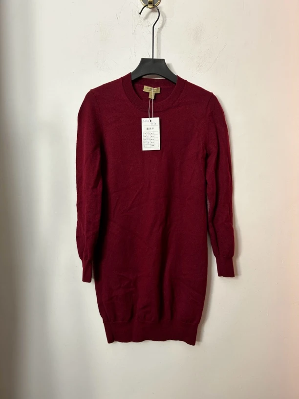 Burberry红色打底衫95新