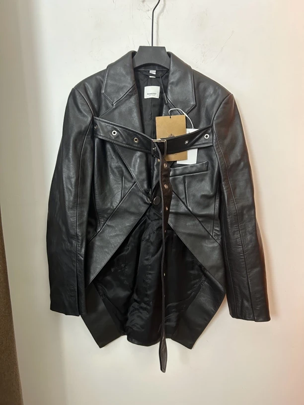 Burberry黑色皮衣99新