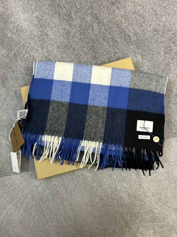 Burberry蓝色格纹围巾99新200*36