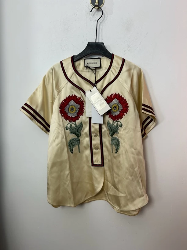 古驰香槟色半袖外套99新 微瑕