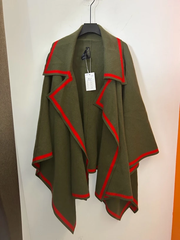 Burberry绿色墨绿色红色条披风95新