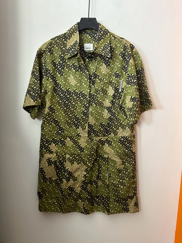 Burberry军绿色半袖连衣裙95新