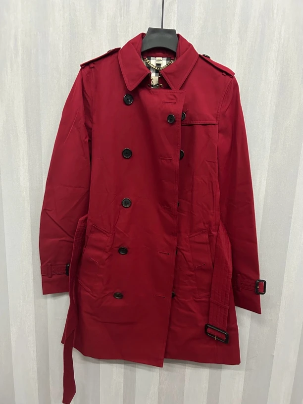 Burberry红色风衣外套99新