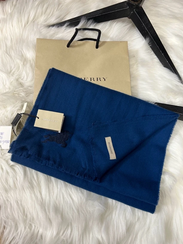 Burberry蓝色战马围巾99新