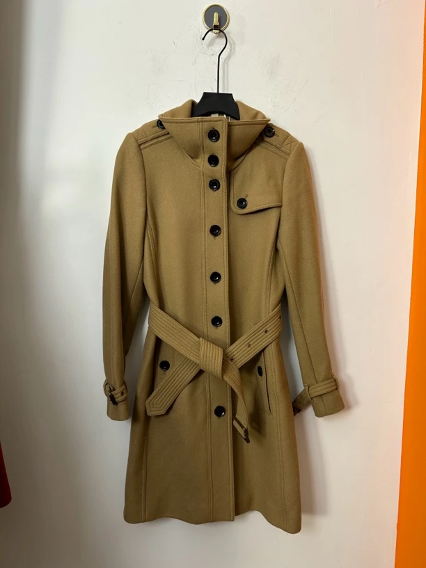 Burberry卡其色毛呢大衣95新