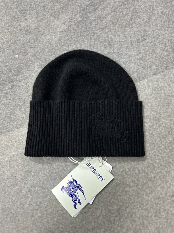Burberry黑色战马冷帽99新