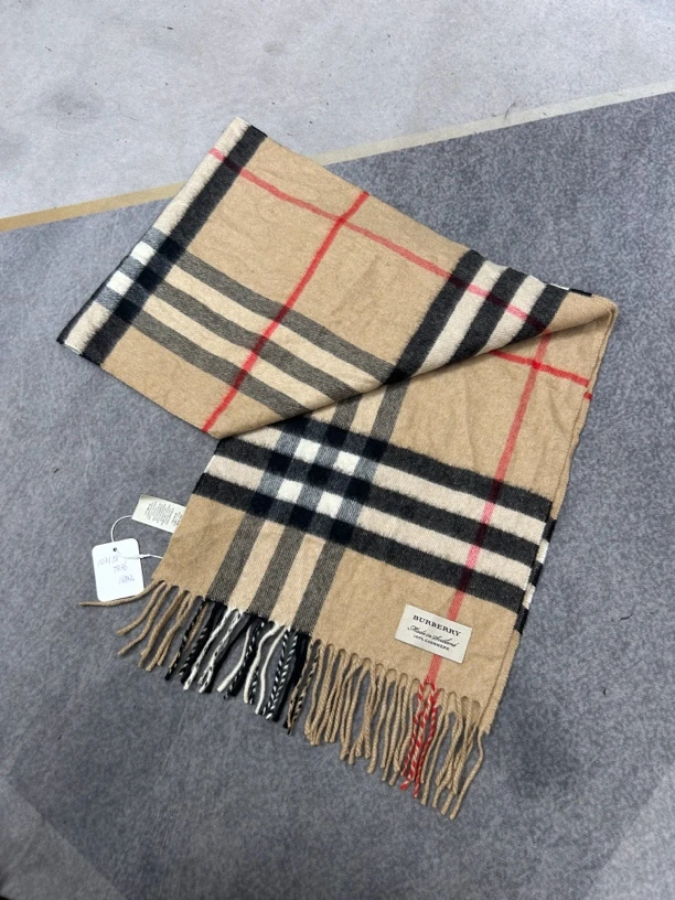 Burberry经典格纹围巾95新168*30
