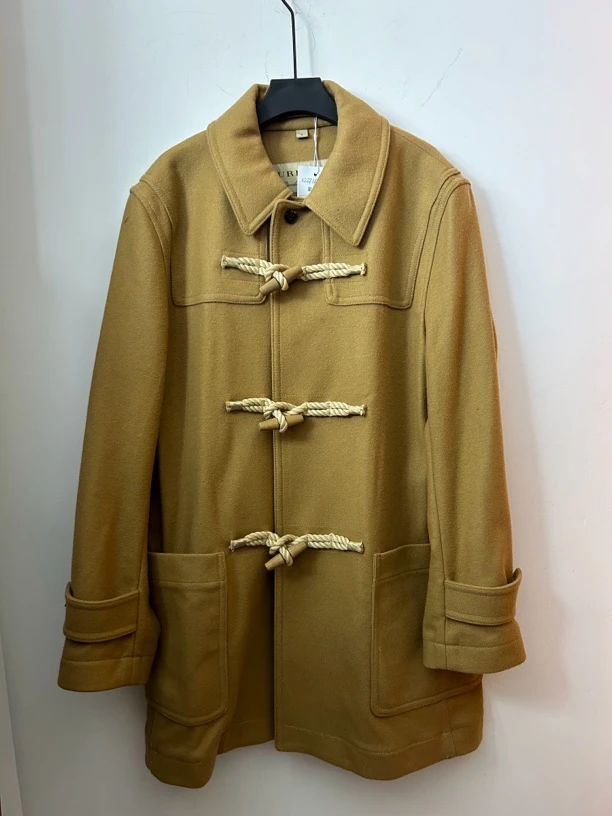 Burberry卡其色牛角扣毛呢大衣95新