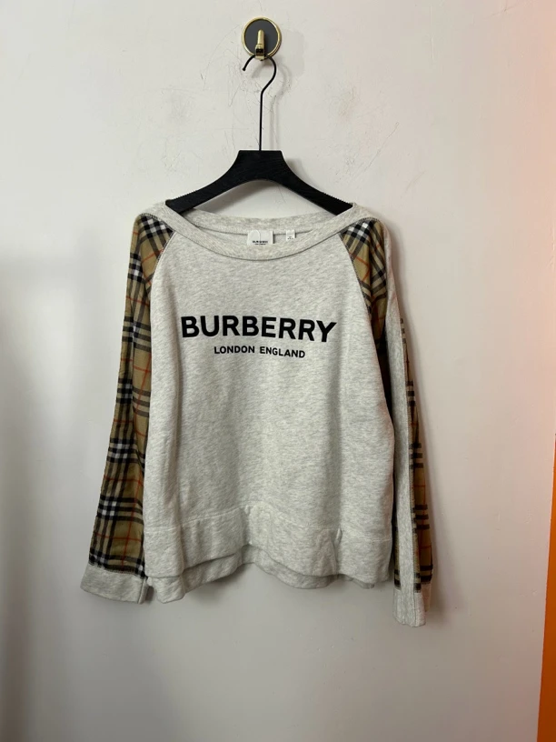 Burberry灰色格纹袖卫衣95新