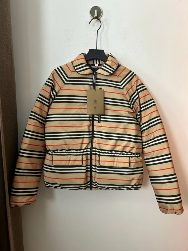 Burberry经典横条纹羽绒服99新
