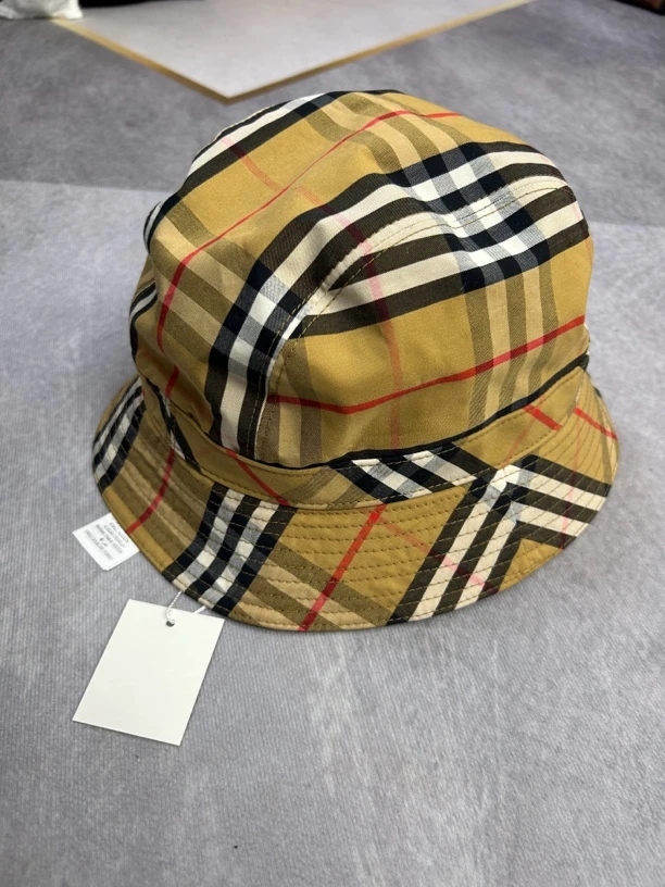 Burberry经典格纹渔夫帽95新