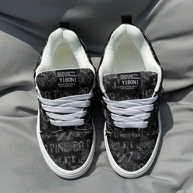 原创设计黑色字母印花低帮面包鞋男鞋女鞋运动休闲板鞋鞋舌加厚