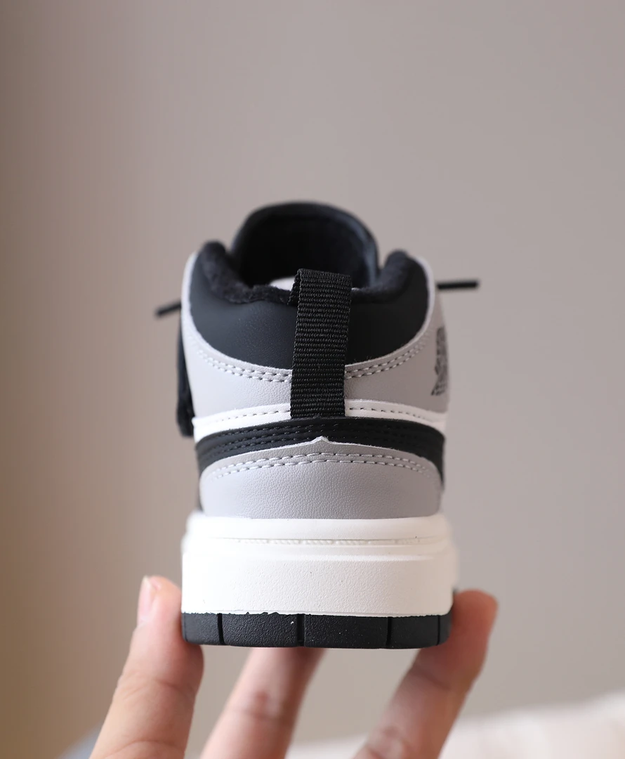 西西家秋冬款女童百搭简约高帮加绒加厚运动鞋58158