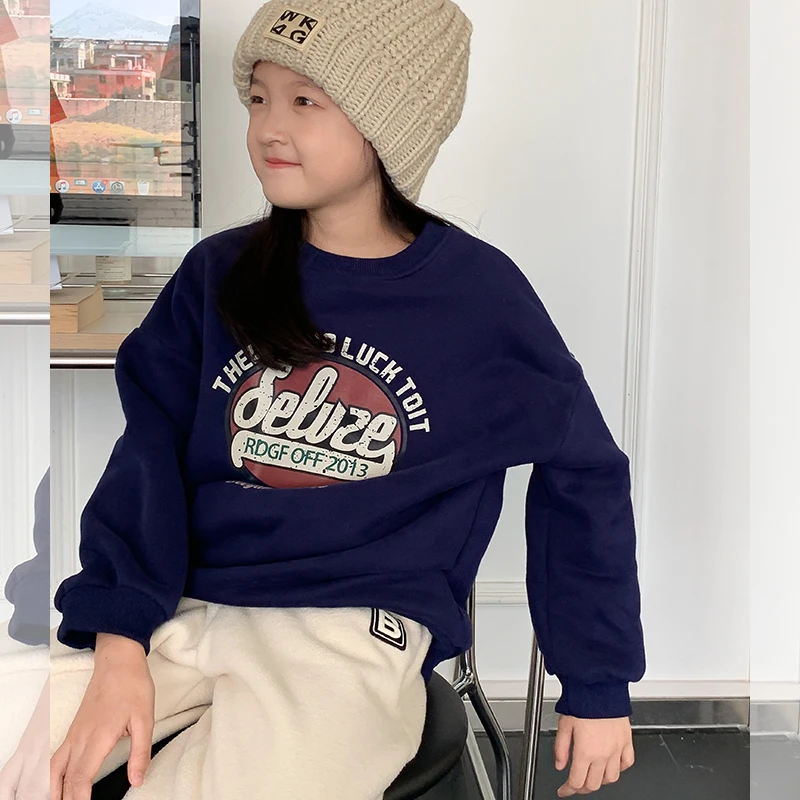 西西家2023冬季新款女童美式印花加绒加厚圆领保暖卫衣JX318JR