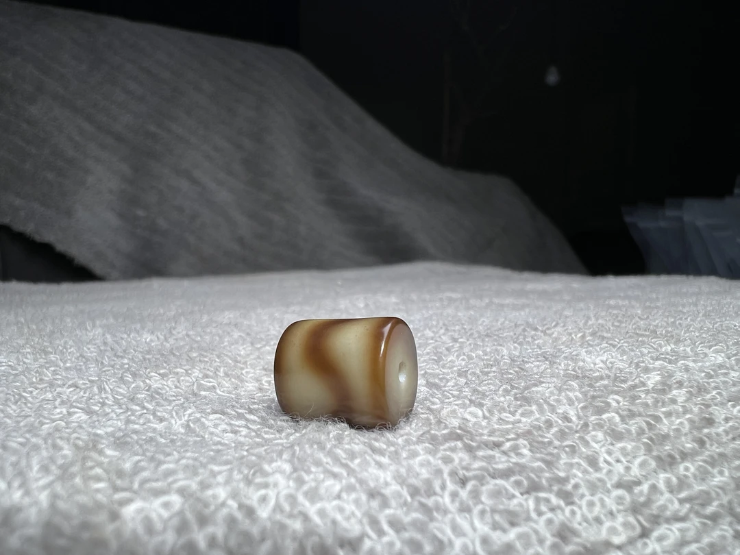 32号饰品店/直切虎牙桶珠，品相完美，白体通化，糯化起冰，品相完美