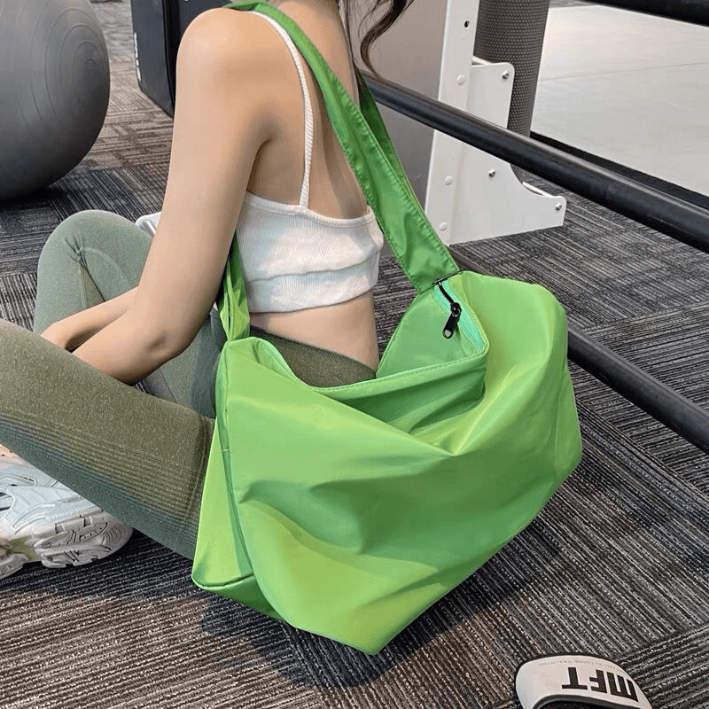 h013 专业运动背包女便携式手提健身包大容量网红瑜伽训练包
