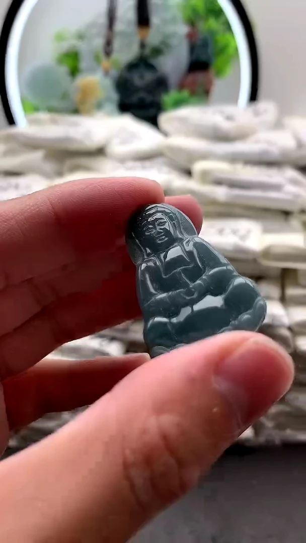 【闪购商品】翡翠颈饰未镶嵌小观音【品质一般能接受再拍】