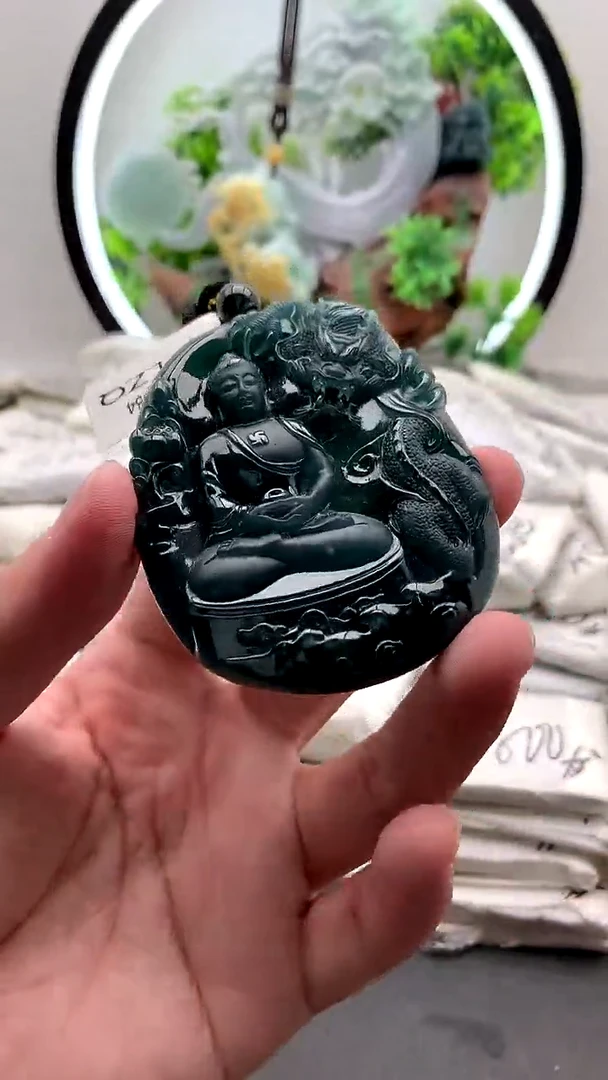 【闪购商品】翡翠颈饰未镶嵌大日如来