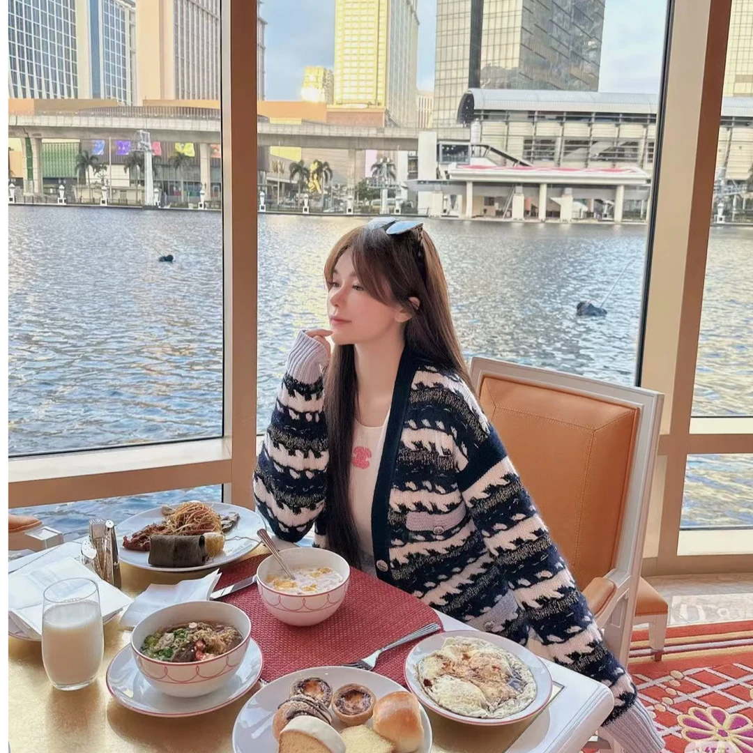 CHANEL/香奈儿/22B灰粉针织开衫/36码/准新带吊/编号5517/展柜3w＋