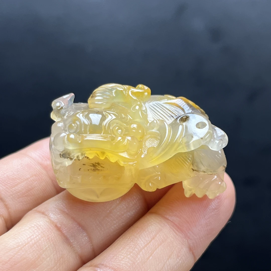 天然玉石云南黄龙玉精品珠宝草花霸王貔貅吊坠精雕精美挂件带证书
