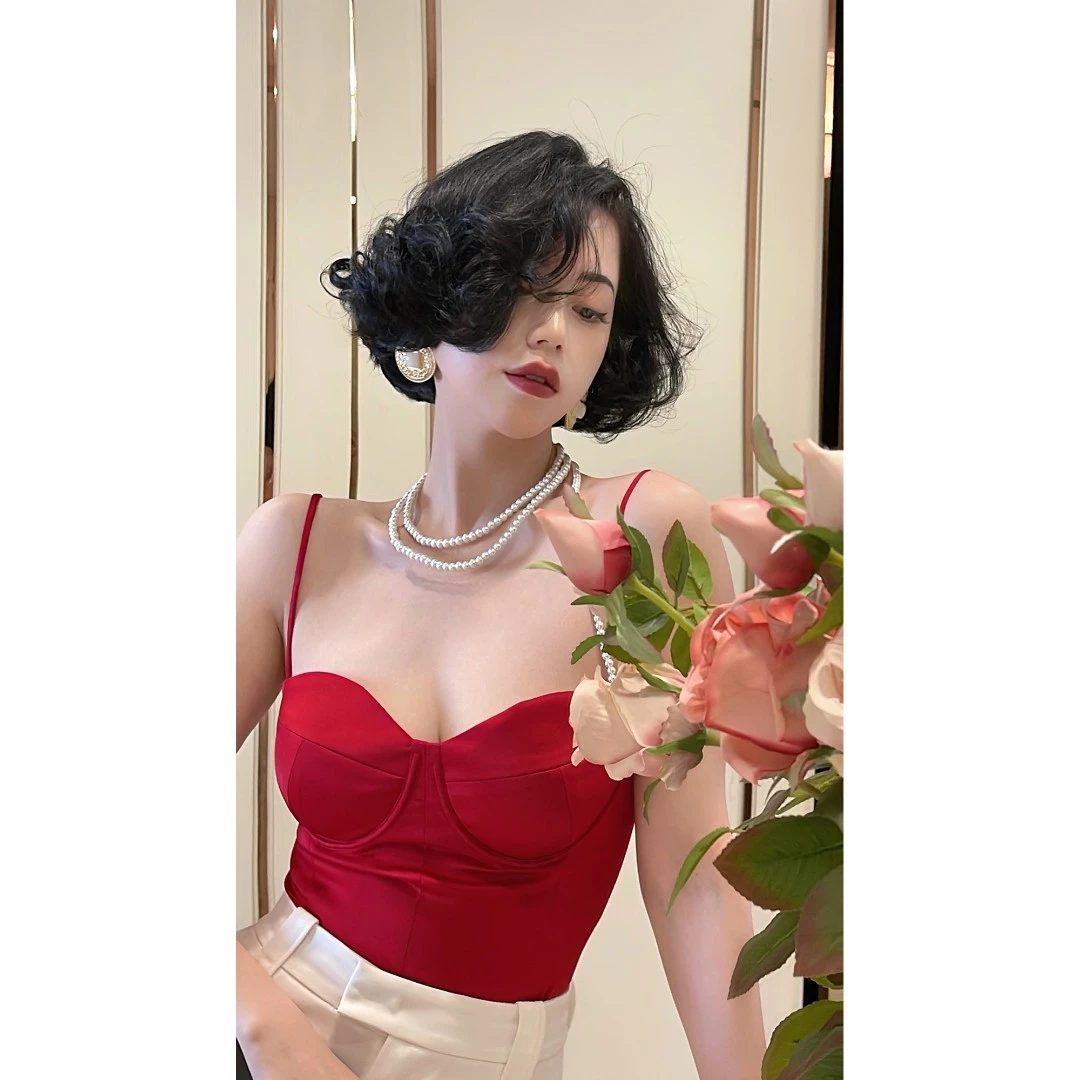 LYXJ【定制秀款】缎面吊带修身设计师显瘦美背夏季秀款上衣200057