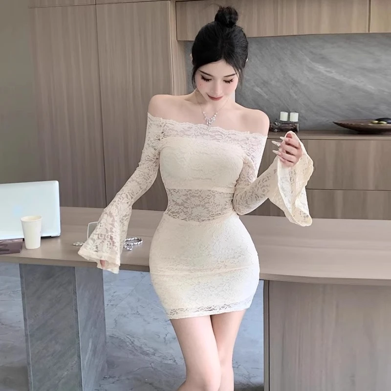 法式尤莱特蕾丝连衣裙女2025秋冬高智淡人喇叭袖包臀裙穿搭短裙