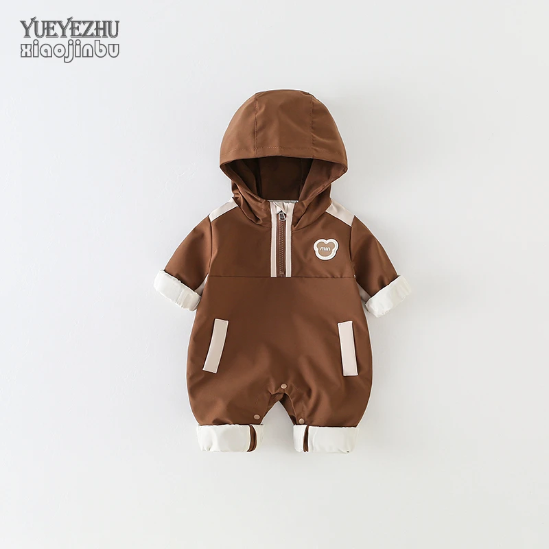 婴儿秋装冲锋衣连体衣男宝宝时尚衣服春秋帅气休闲婴幼儿连帽哈衣