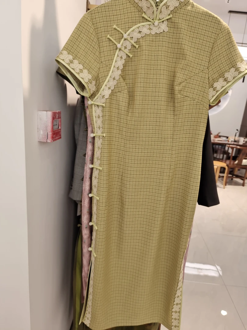 棉布格子九对扣子旗袍