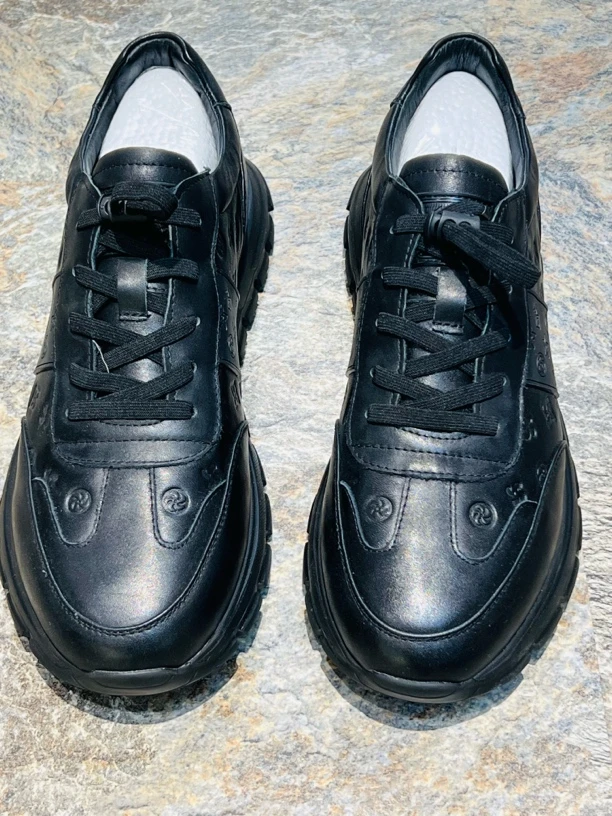 真皮男鞋宽脚秋冬2025新款男士厚底超轻运动休闲鞋一脚蹬皮