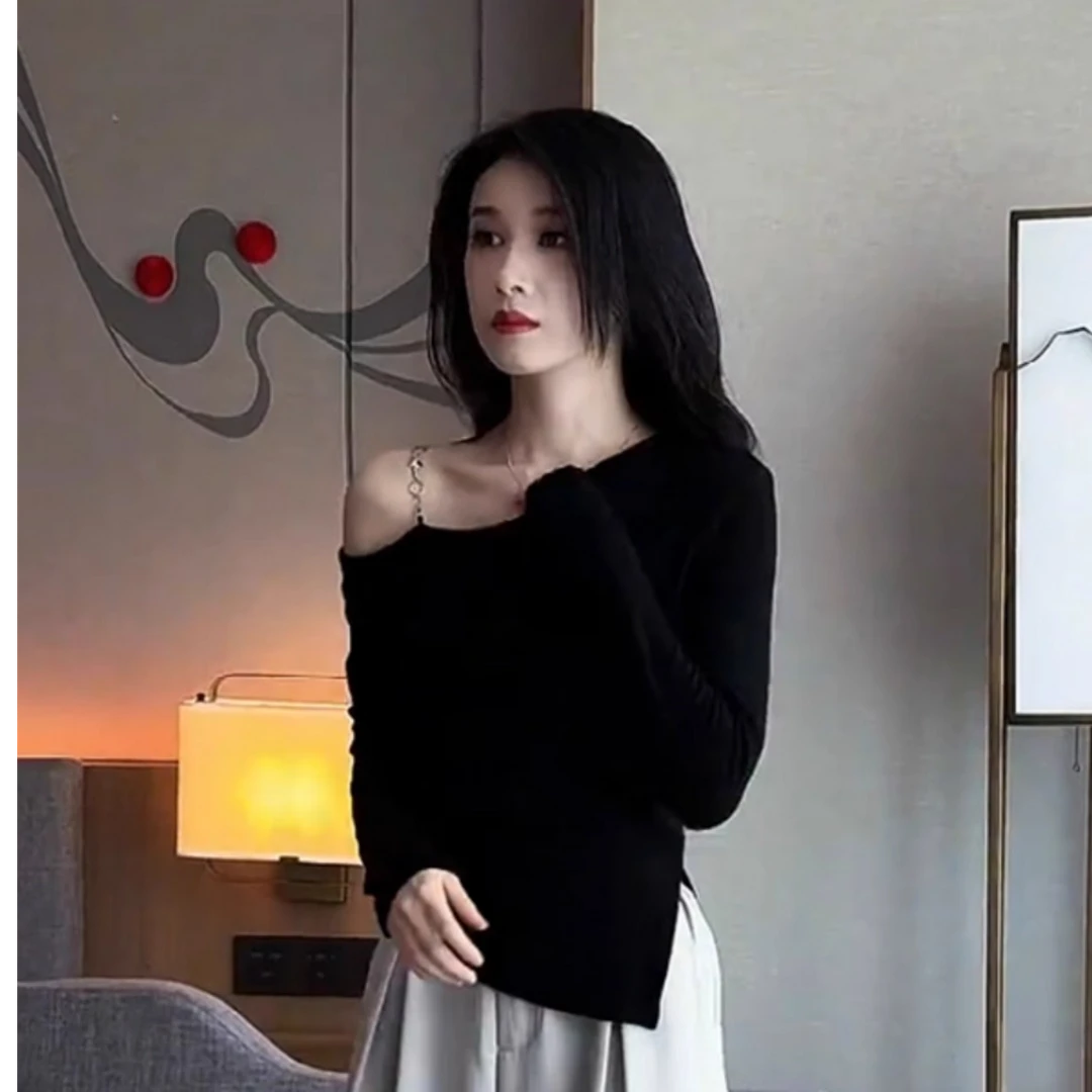 辣妹斜肩一字肩长袖T恤女秋季修身显瘦内搭打底衫不规则露肩上衣