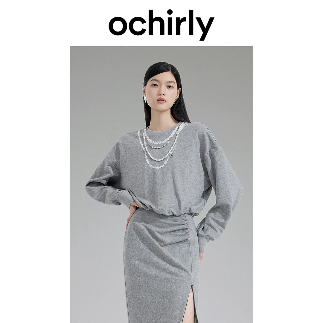ochirly欧时力 配珍珠链饰卫衣女秋装印花设计感小众休闲