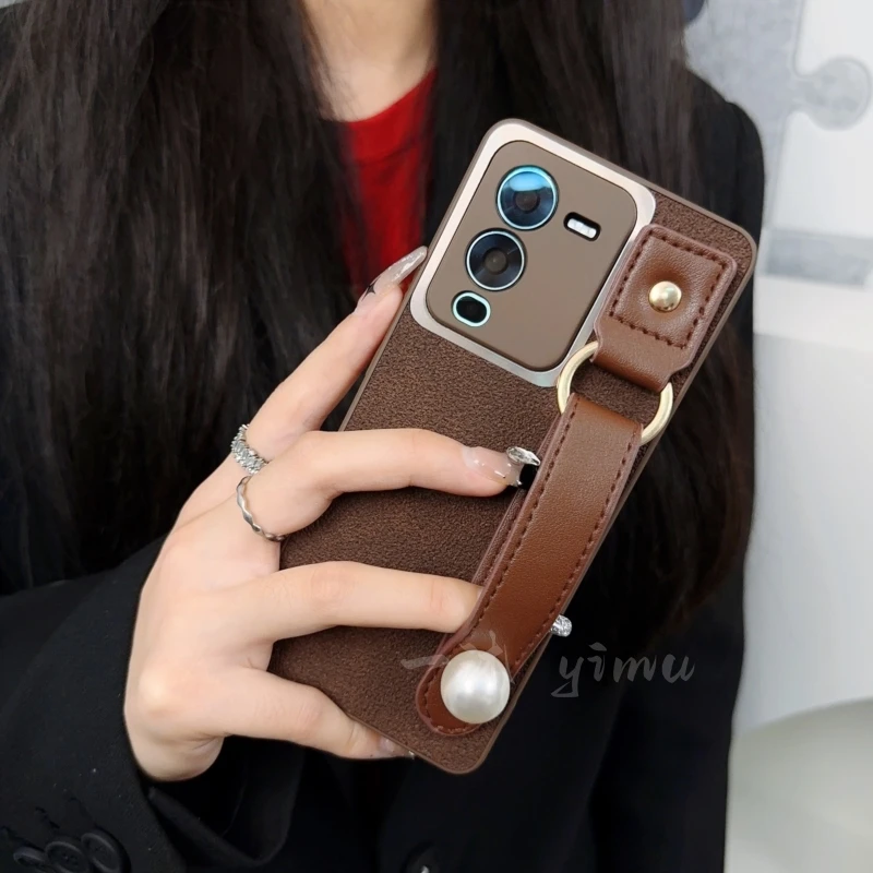 适用vivos15手机壳新款s15pro套vivo高级s15e皮质腕带创意潮女款P