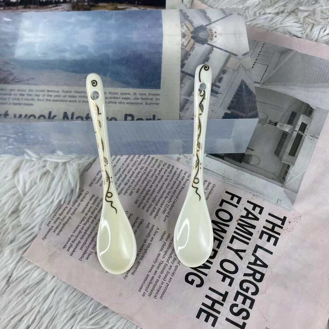 陶瓷象牙黄米描金小勺子2个装