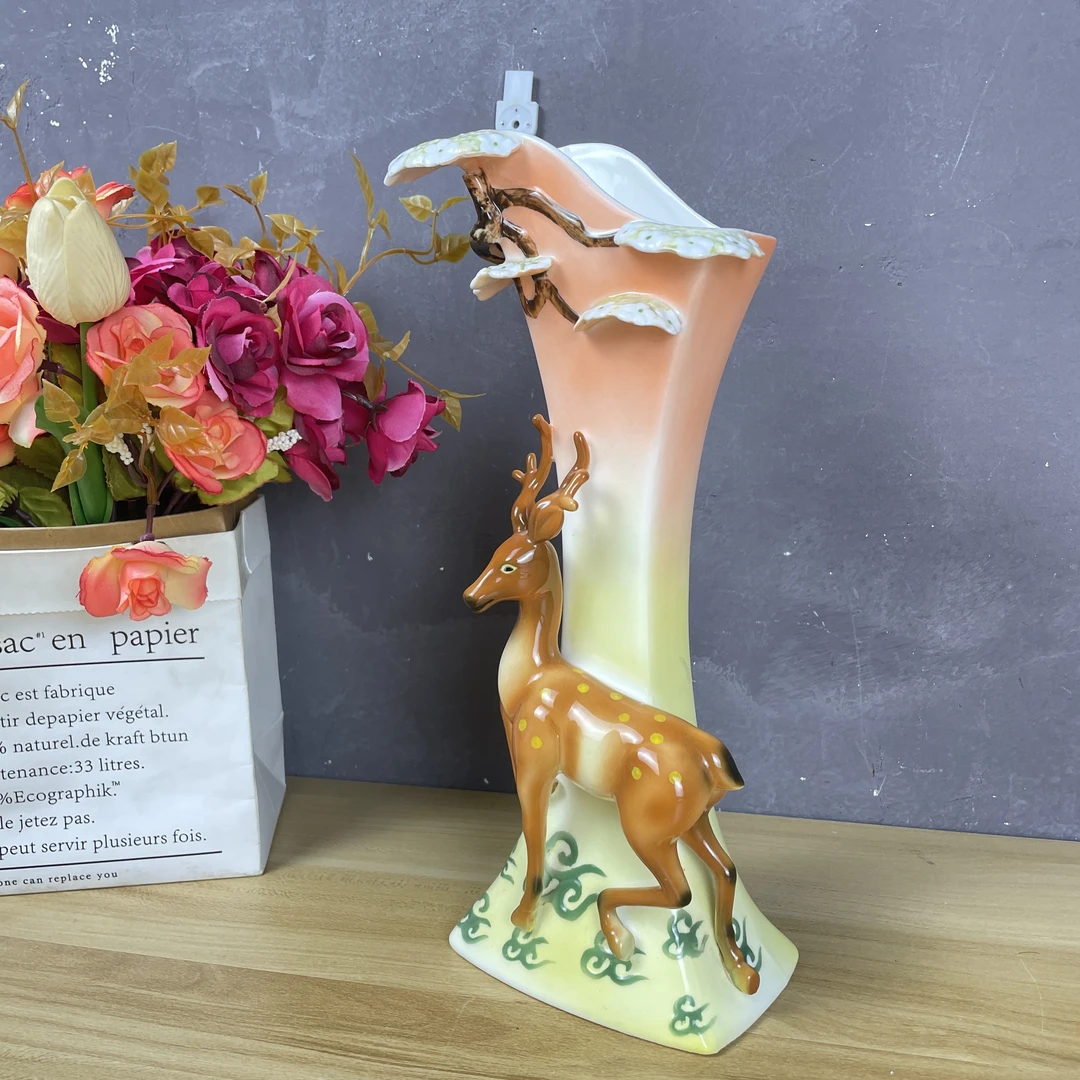 陶瓷中式创意浮雕林深见鹿摆件