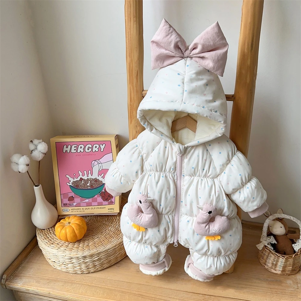 09婴儿冬装棉袄洋气女宝加绒加厚连体衣爬服1岁新生儿连帽外出服