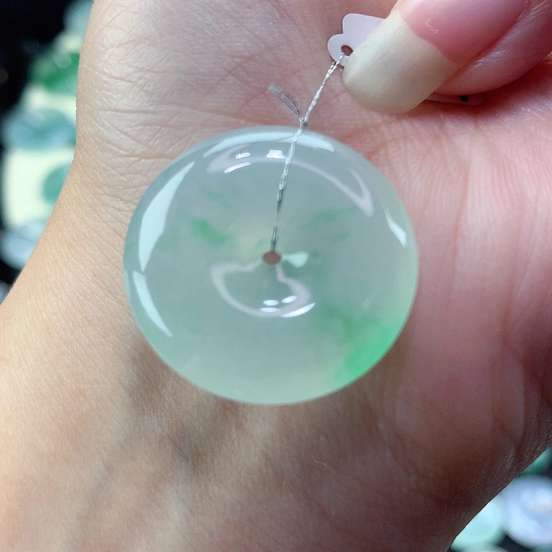 翡翠颈饰未镶嵌翡翠72