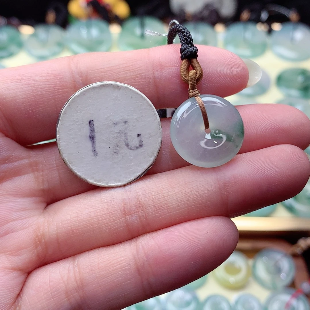 翡翠颈饰未镶嵌翡翠45