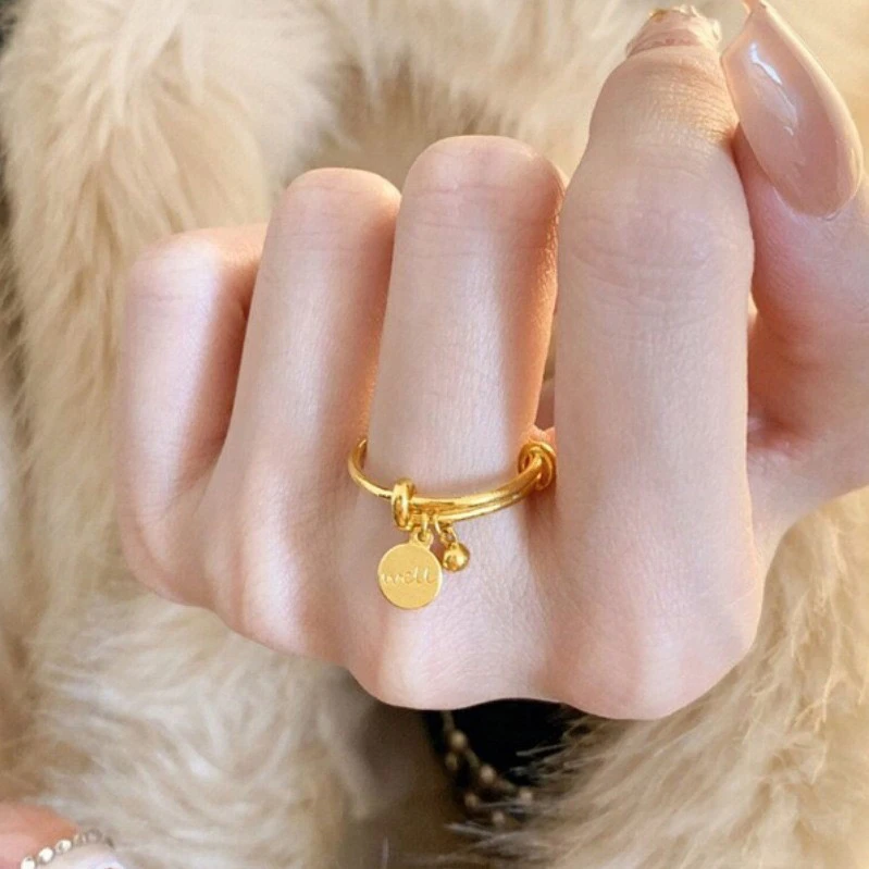 铜合金戒指 个性吊牌戒指女士2024新款金色轻奢小众设计素圈指环