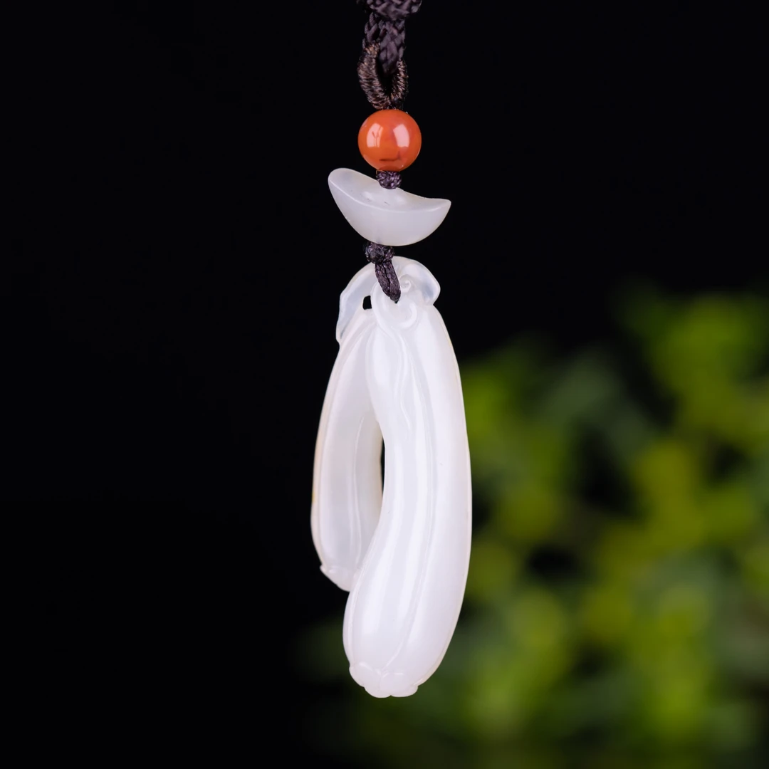 【福瓜牵挂】新疆和田玉一级白玉质细腻油润苏工雕琢福瓜