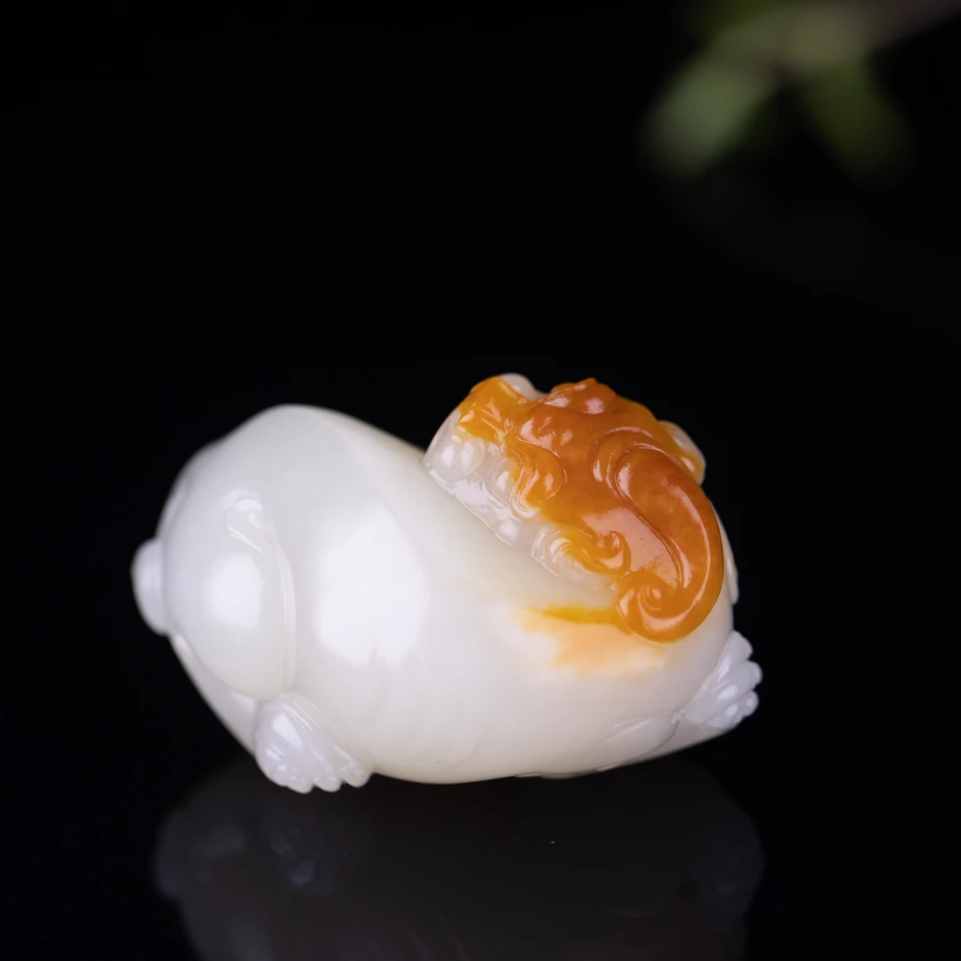 【48克貔貅】46*27*26mm新疆和田玉暖白种老熟料苏雕回头貔貅