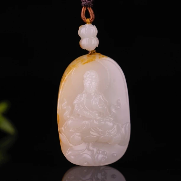 【观音牌】新疆和田玉油润熟糯的老熟料观音面部饱满祥和恬静衣