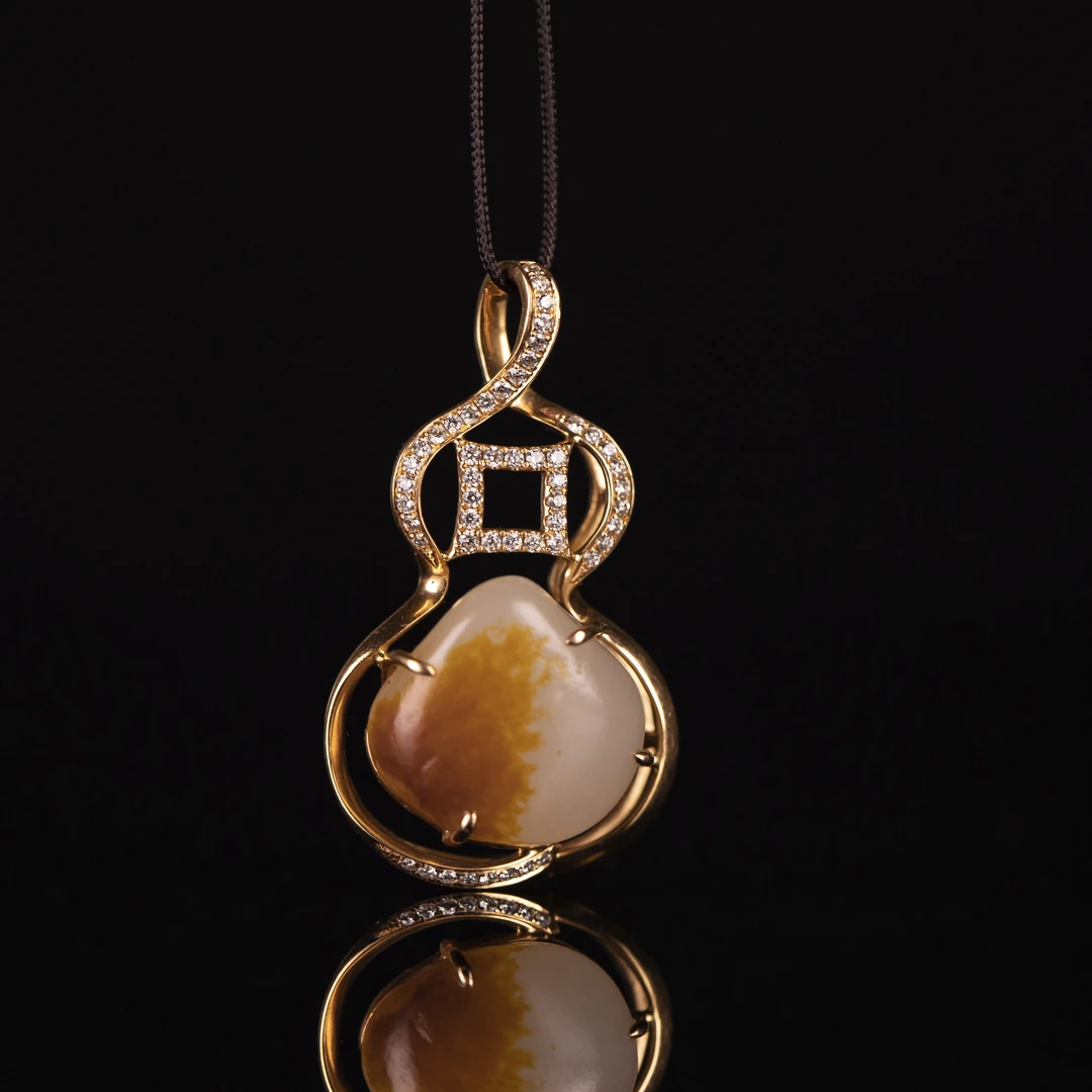 【金镶玉原石】8克，37*21*11.5mm和田玉，小葫芦造型完美无暇、