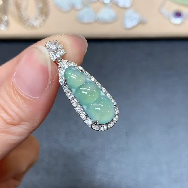 四会-（DD-51-1）福豆吊坠-s925银镶翡翠豆子吊坠多样性发其一