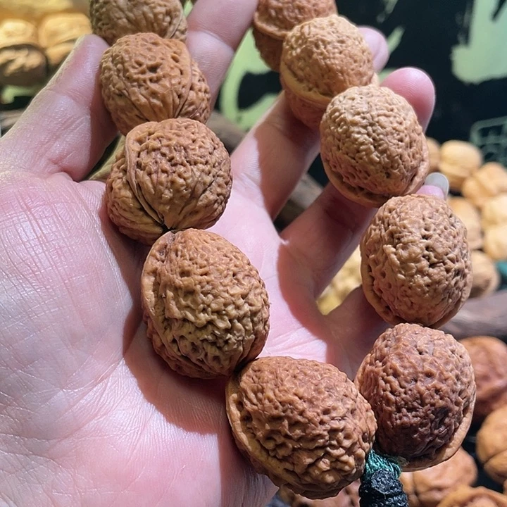 文玩核桃把件山***。云铁666