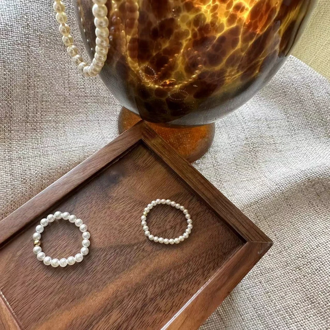 铜合金仿珍珠戒指 法式复古简约款施家珍珠戒指极细弹力戒指叠戴