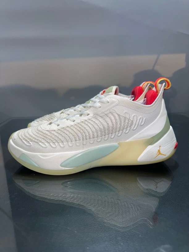 43码 95新 耐克Nike 卢卡1 Luka1白色 实战篮球鞋