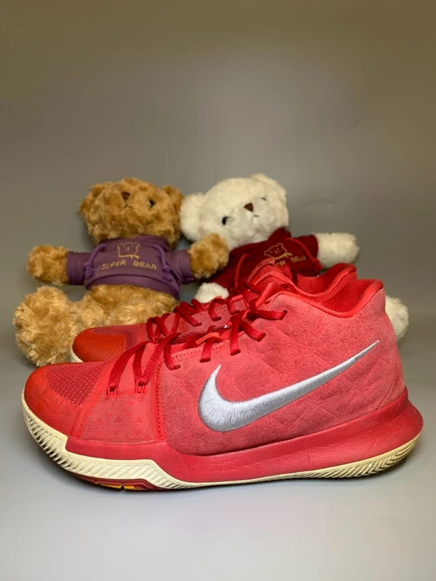 44码90新 耐克欧文3NikeKyrie 3红色红麂皮 实战篮球鞋公价2999